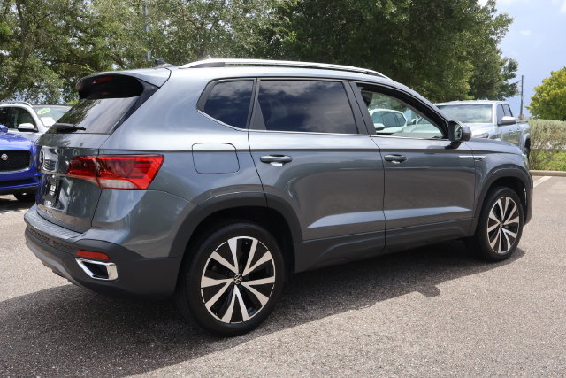 Certified 2023 Volkswagen Taos SE FWD image 7