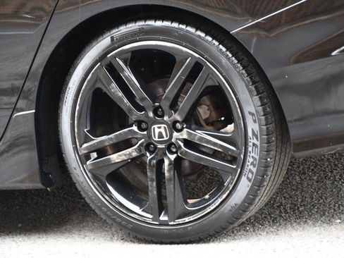Used 2017 Honda Accord Sport image 11