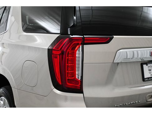 Used 2022 GMC Yukon SLT w/ SLT Luxury Package AWD/4WD image 25