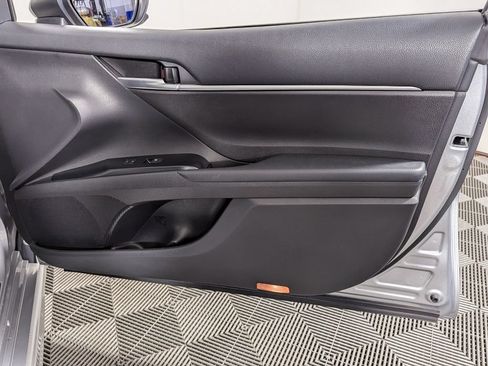 Used 2019 Toyota Camry SE FWD image 20