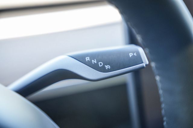 Used 2024 Tesla Model Y Long Range AWD/4WD image 22