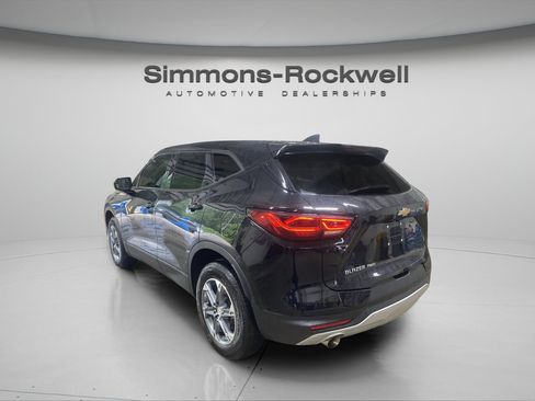 Used 2025 Chevrolet Blazer LT AWD/4WD image 3