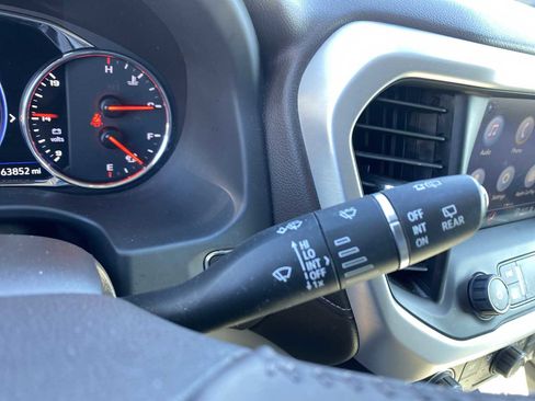 Used 2021 GMC Acadia SLT w/ Technology Package image 28