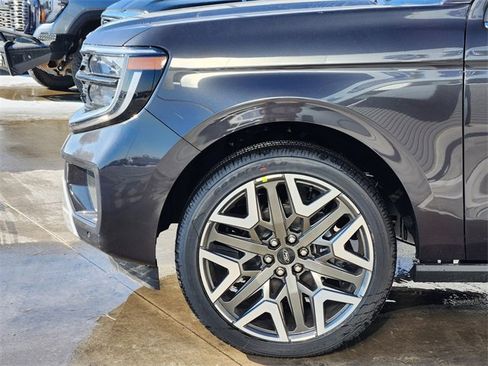 New 2026 Ford Expedition Platinum image 5