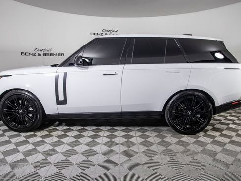 Used 2024 Land Rover Range Rover SE AWD/4WD image 10