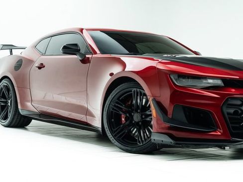 Used 2021 Chevrolet Camaro ZL1 RWD image 3