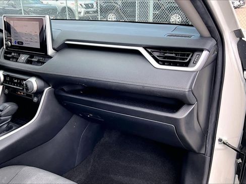 Used 2025 Toyota RAV4 XLE image 17