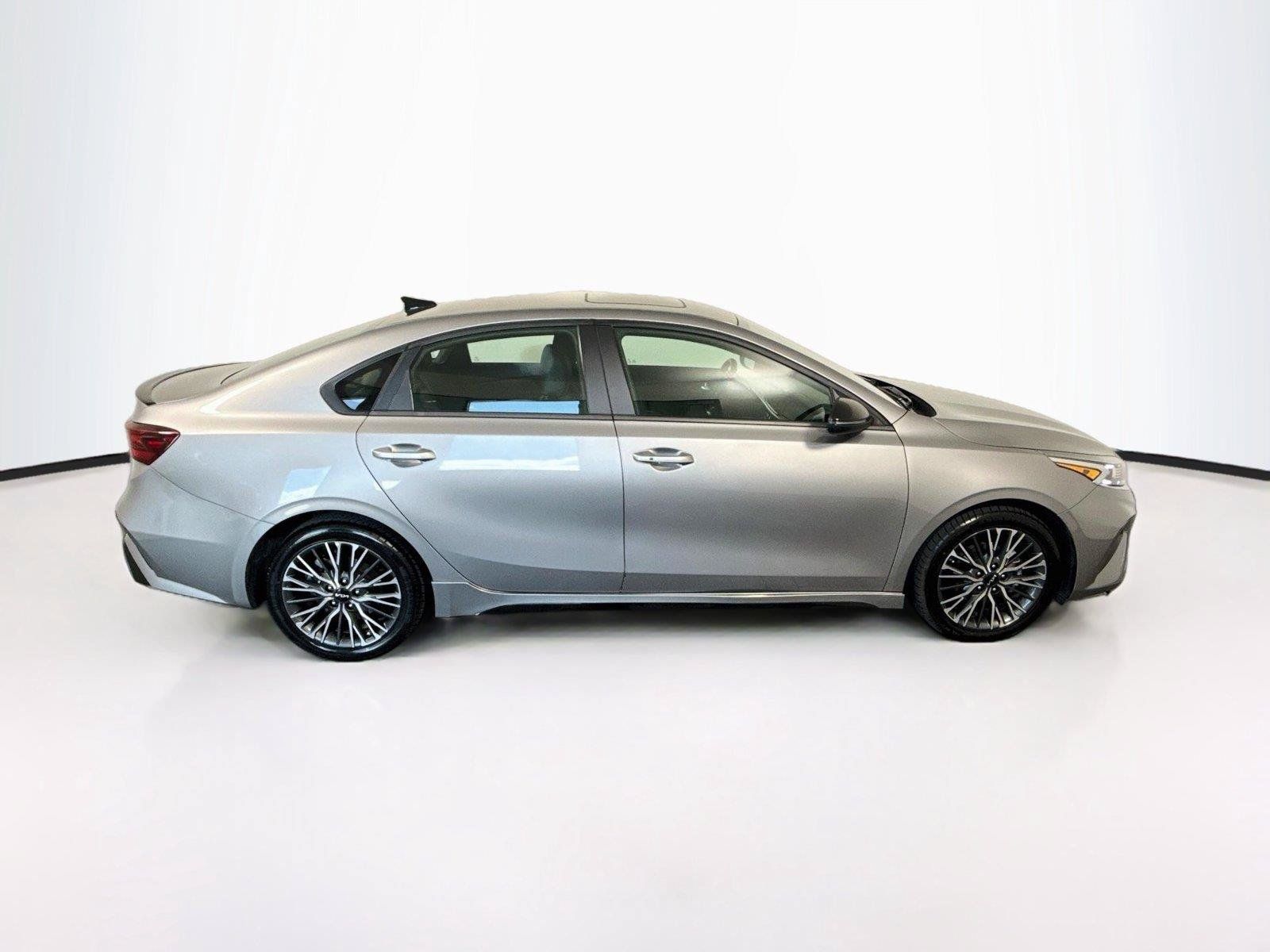 Used 2024 Kia Forte GT-Line w/ GT-Line Premium Package FWD image 6