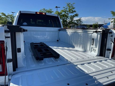 Used 2025 RAM 2500 Limited AWD/4WD image 8