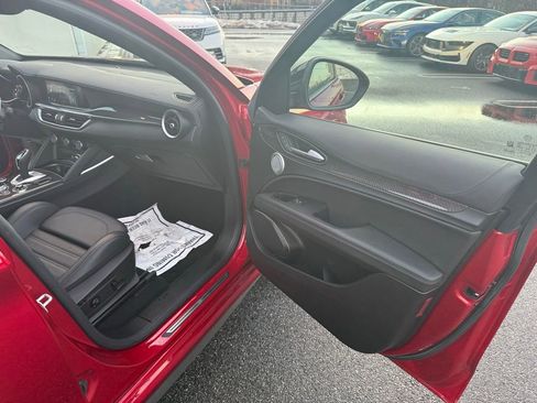 Used 2022 Alfa Romeo Stelvio Quadrifoglio w/ Active Assist Plus Package image 36