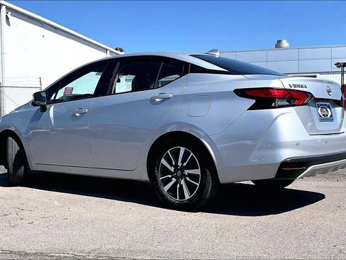 Used 2025 Nissan Versa SV FWD image 5