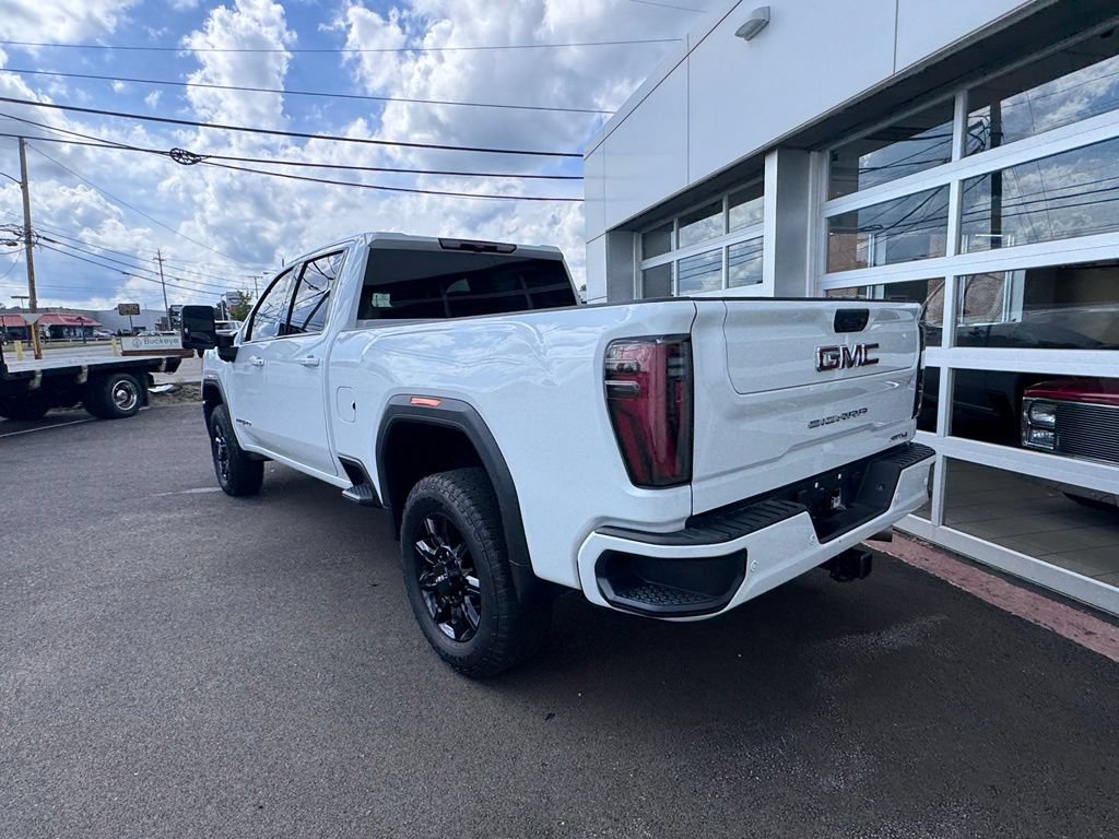 Used 2025 GMC Sierra 2500 AT4 AWD/4WD image 5
