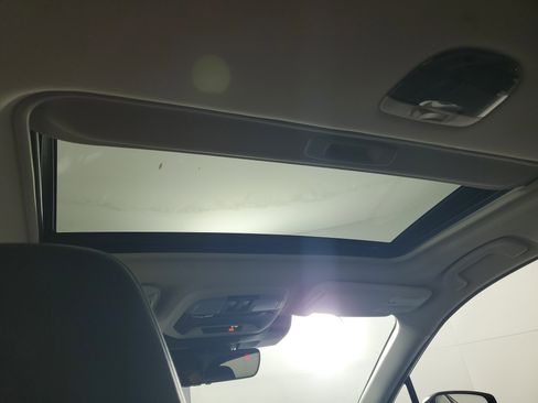 Used 2025 Subaru Crosstrek 2.5i Limited w/ Crosstrek Mirror Package image 16