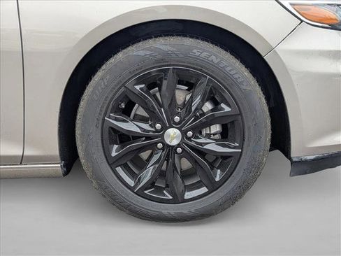 Used 2022 Chevrolet Malibu LT FWD image 23