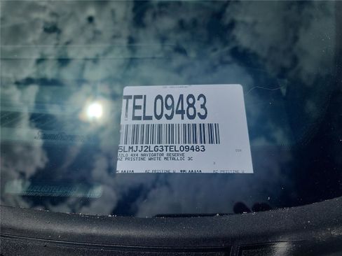 New 2026 Lincoln Navigator Reserve AWD/4WD image 11