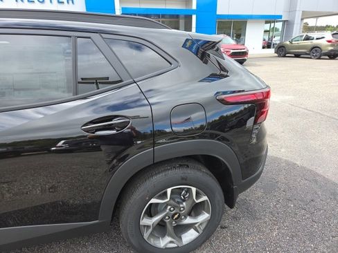 New 2026 Chevrolet Trax LT w/ Driver Confidence Package image 31