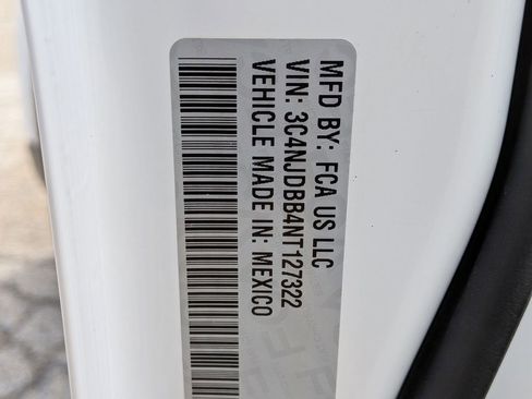 Certified 2022 Jeep Compass Latitude image 24