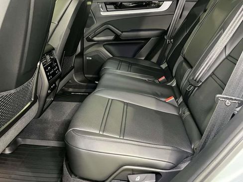 New 2026 Porsche Cayenne AWD/4WD image 18