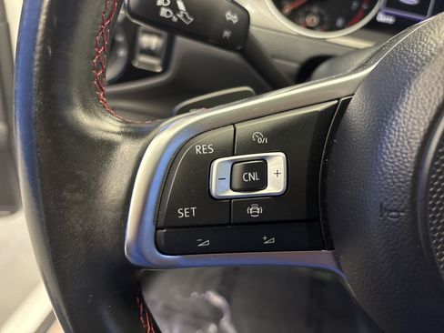Used 2019 Volkswagen GTI SE FWD image 8