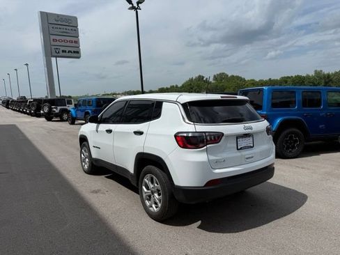 Used 2025 Jeep Compass Sport AWD/4WD image 5