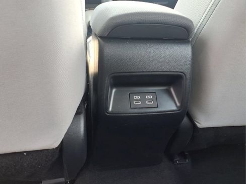 Used 2023 Toyota Corolla LE FWD image 7