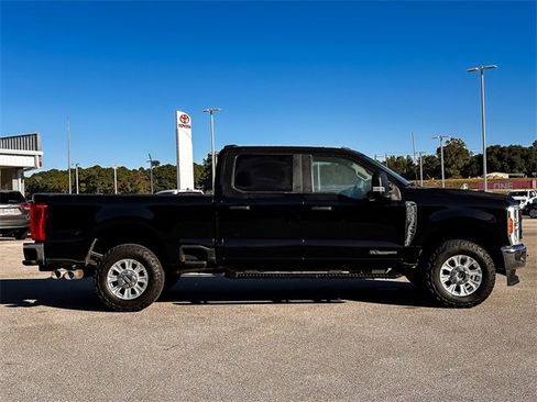 Used 2023 Ford F250 XL w/ FX4 Off-Road Package image 9