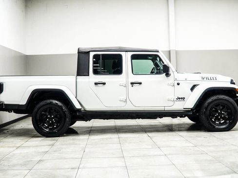 Used 2022 Jeep Gladiator Sport AWD/4WD image 6