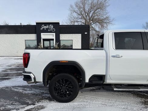 Used 2022 GMC Sierra 2500 Denali w/ Denali Ultimate Package image 4