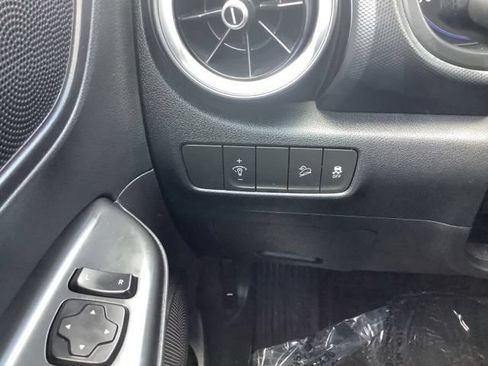 Certified 2023 Hyundai Kona SEL AWD/4WD image 18