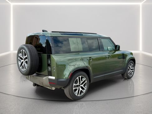 Used 2026 Land Rover Defender 110 S AWD/4WD image 29