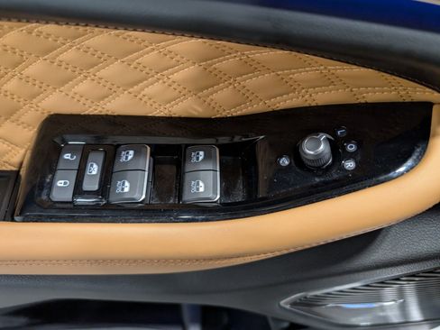 Used 2022 Jeep Grand Cherokee Summit w/ Luxury Tech Group V image 14