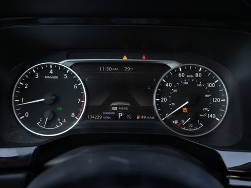 Used 2022 Nissan Pathfinder SV FWD image 13