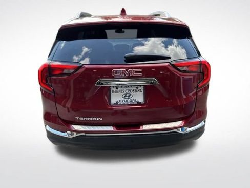 Used 2021 GMC Terrain SLT w/ LPO, Bright Accent Package FWD image 4