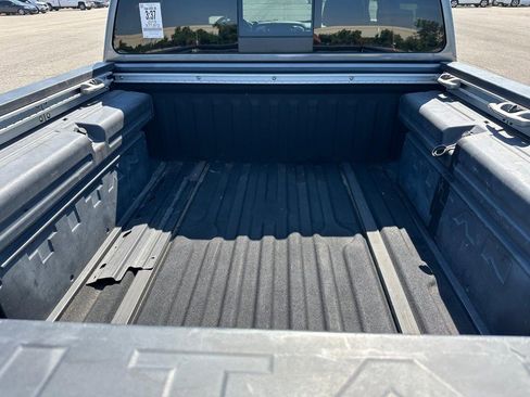 Used 2019 Nissan Titan PRO-4X w/ Pro-4x Utility Package image 7