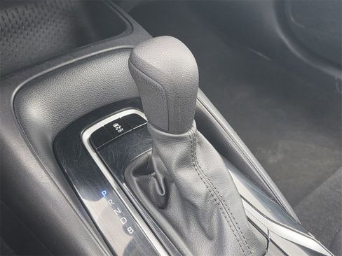 Used 2022 Toyota Corolla LE image 28