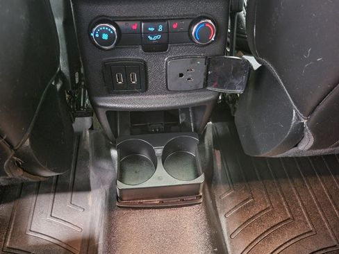 Used 2018 Ford Explorer Platinum image 11