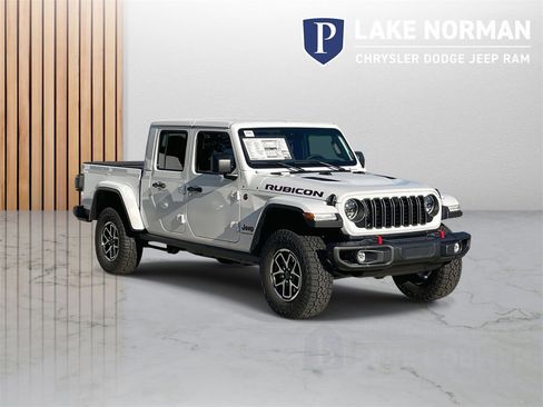 New 2025 Jeep Gladiator Rubicon image 2