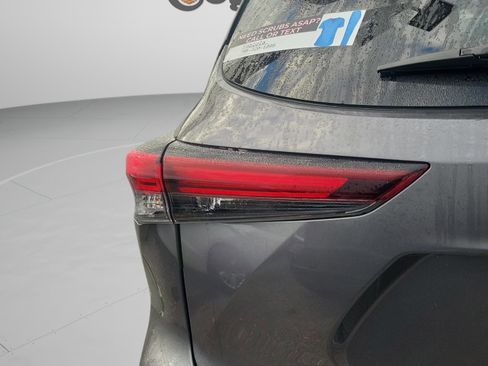 Used 2025 Toyota Highlander XSE image 15