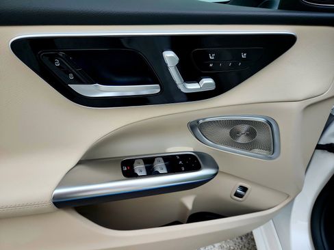 Used 2025 Mercedes-Benz C 300 Sedan image 24