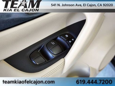 Used 2016 Nissan Rogue SL image 24