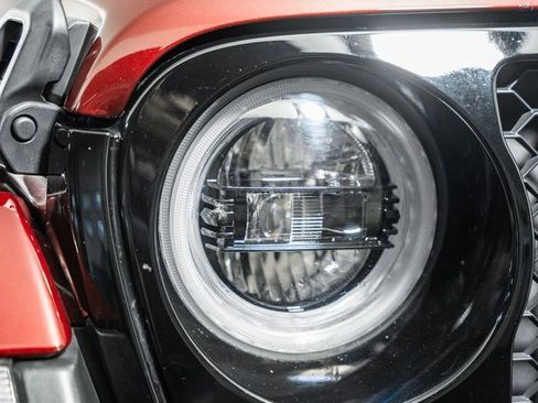 Used 2021 Jeep Gladiator Willys image 14