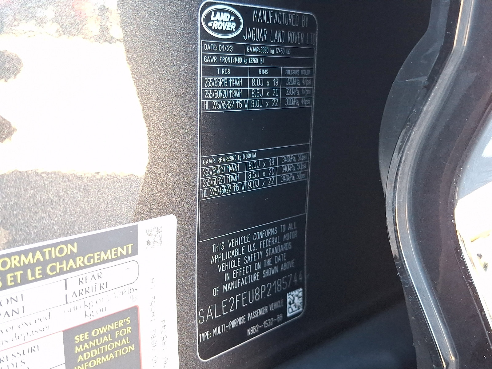 Used 2023 Land Rover Defender 130 X-Dynamic SE AWD/4WD image 24