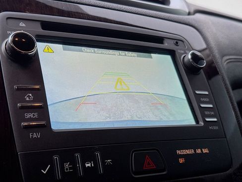Used 2016 Chevrolet Traverse LT FWD image 14