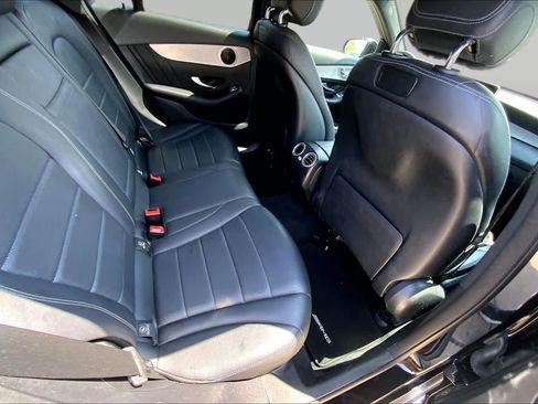 Used 2019 Mercedes-Benz GLC 300 image 19