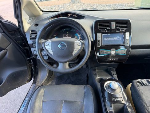 Used 2015 Nissan Leaf SL image 18