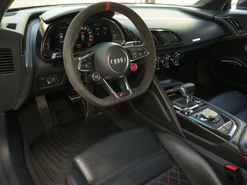 Used 2020 Audi R8 V10 AWD/4WD image 2