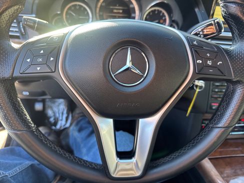 Used 2012 Mercedes-Benz E 350 4MATIC Sedan image 12