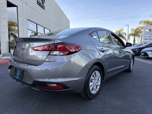 Used 2019 Hyundai Elantra SE image 4