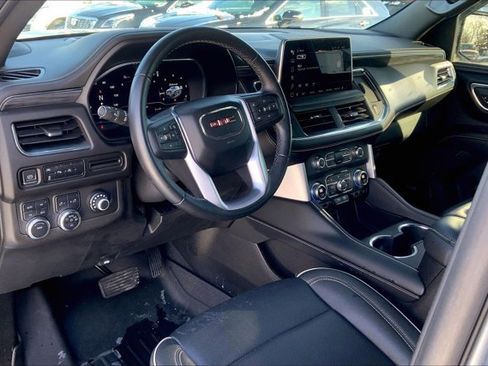 Used 2023 GMC Yukon XL SLT image 14