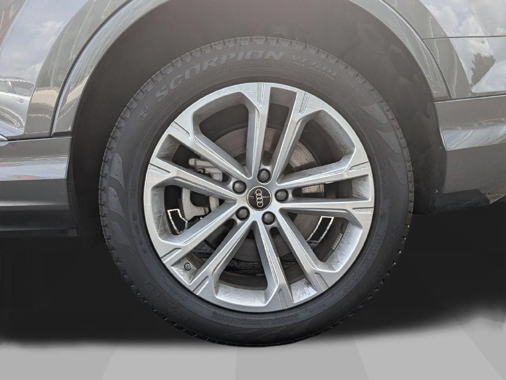 Used 2025 Audi Q7 3.0T Premium Plus AWD/4WD image 11